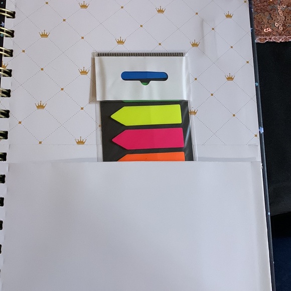 Spiral Planner 2022 Featuring Dark Blue with Stars - New - Picture 4 of 7